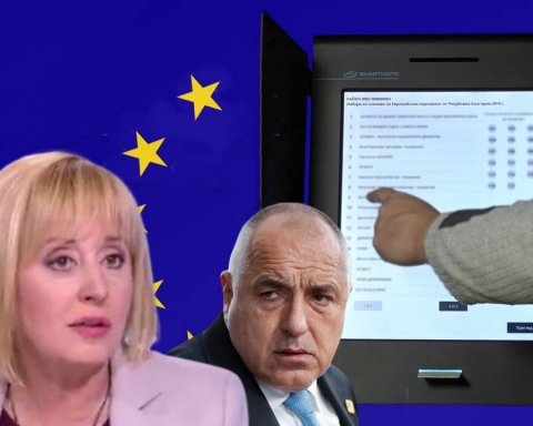 Мая Манолова: Властта ужасно я е страх от реален наказателен вот