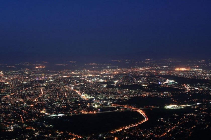 ЛОШО: България на тъмно! Въвеждат национални мерки за пестене на ток, спира уличното осветление