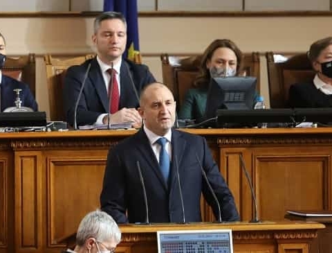 Президентът обвини партиите, че се страхуват да управляват през зимата