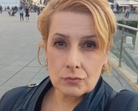 А сега да попитам – как се нарича жена, която прави с.кс, за да получи роля в киното или театъра?