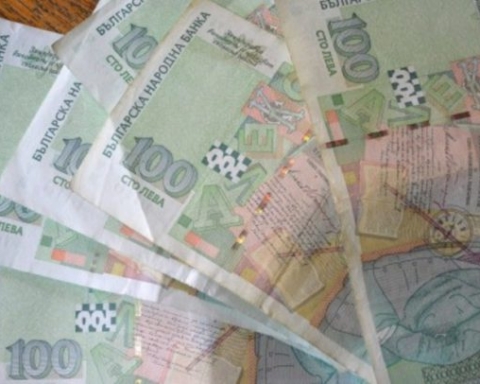 НСИ: Над 67% от работещите не са получили и стотинка увеличение на заплатата през последната година