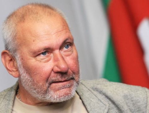Проф. Николай Овчаров: Спрете да се гаврите с българската история! "Заплахата" да прави филм за царете Иван Александър и Иван Шишман ме хвърля в ужас