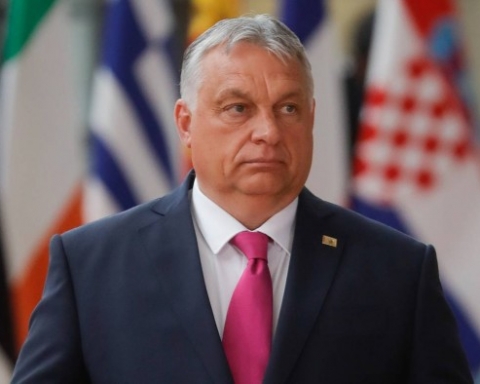Орбан: Няма да позволим на самозвани и либерални цензори да се подиграват с нашата история