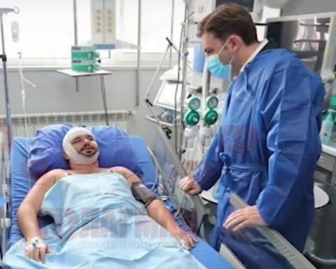 Голям го извадихме, но чичо Сам скръцна със зъби и пак клекнахме пред македонците