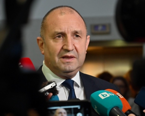 Радев: ГЕРБ и ПП-ДБ измамиха избирателите си и обезмислиха изборите