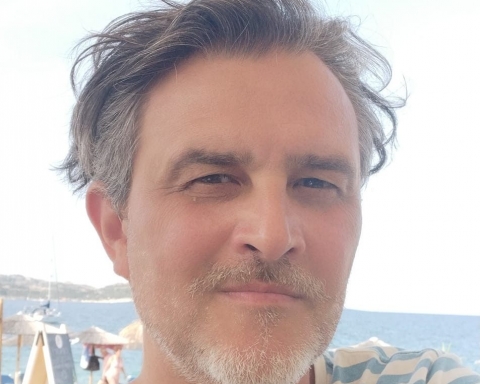 Направете зони на нелукс, за да може обикновеният турист да се наяде за нормални пари и да пие една бира, без да е необходимо да тегли потребителски кредит