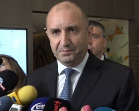 Радев: Най-лесното беше да не се срещам със Зеленски, но нямаше да е добър сигнал за България