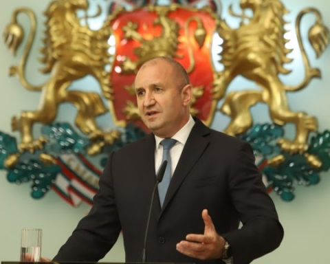 Румен Радев: Недопустимо е политическите различия да водят до език на омразата
