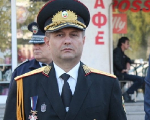 НАГЛОСТ: Синът на топ ченге лапна общински имоти за 35 години без търг и конкурс