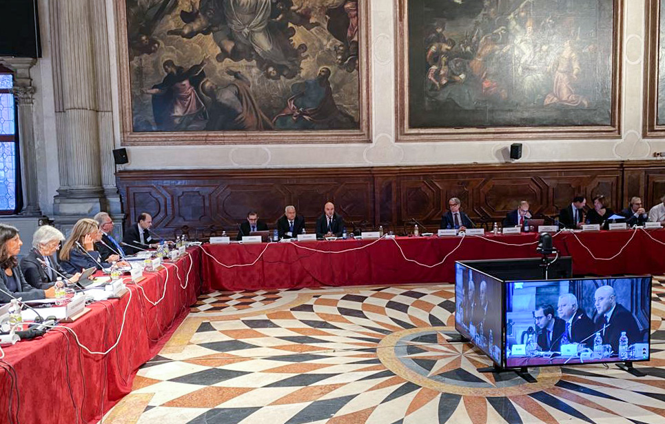 Шамар! Венецианската комисия с унищожителна критика за промените в Конституцията