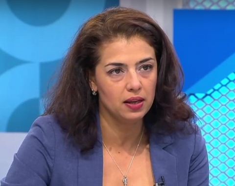 Григорова: Украинското знаме няма да стои на Столична община, трябва да се вее българско и европейско