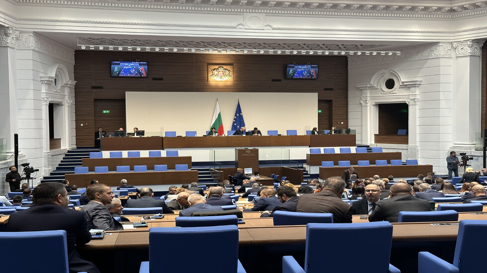 В парламента СПАСЯВАТ „Булгартрансгаз“ от неграмотната власт в България, тоест от собствените си решения