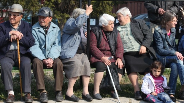 Ще работим до гроб: Предлагат по-висока възраст за пенсиониране
