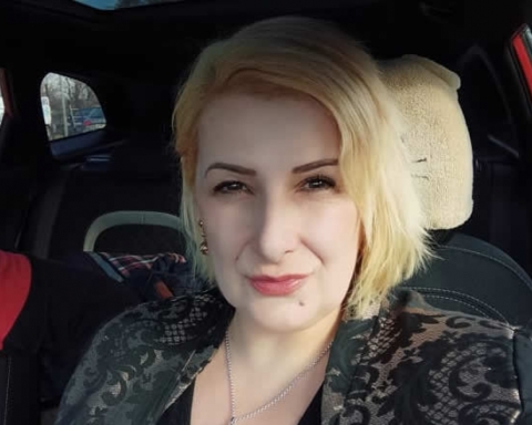 Ние сме публиката - не особено интелигентна, искаща да я лъжат и плащаща за целия цирк