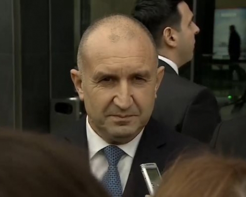 Радев: Цялата режисирана истерия издава страх, появата на алтернатива е неизбежна