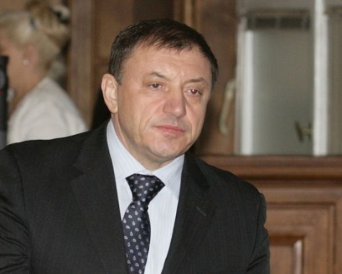 СЕНЗАЦИОННО! Сглобката пришива убийството на Алексей Петров на жена му и ще черпи, че телефонът му се оказа заключен завинаги!