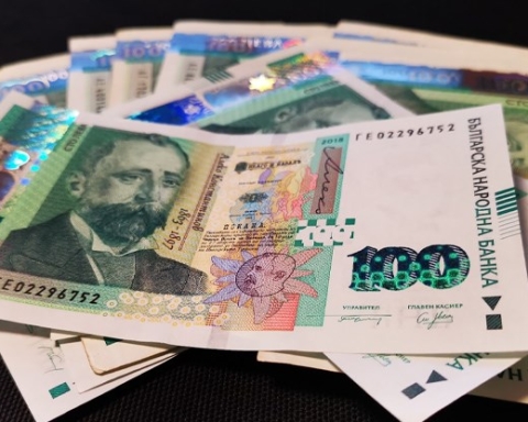 Богатеем! Средната работна заплата за страната вече е 2123 лв., обявиха от НСИ