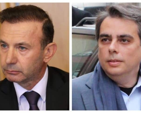 Скандалът трещи! Живко Коцев уличил и Асен Василев във връзки с контрабандистите на Паскал