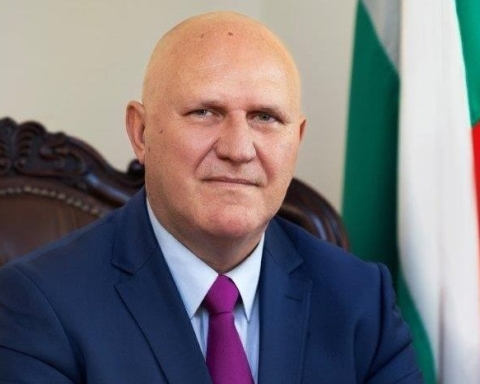 Министър Цоков: Учителските заплати ще бъдат увеличени със 123% през 2025 година