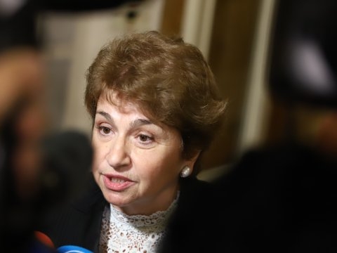 Плугчиева: Ужасена съм от апела на Фон дер Лайен да се готвим за война срещу Русия