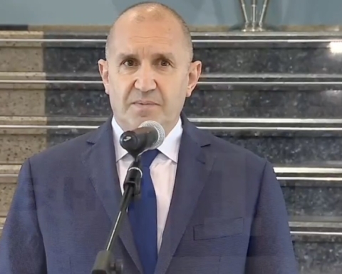 Радев не се предава, ще сезира КС за отказа на парламента да разгледа предложението за референдум за дата на еврото