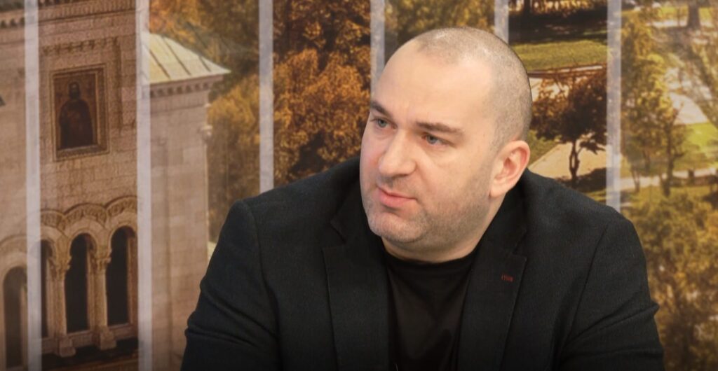 Е, НЕ! Чашата преля! Всички чаши преляха!