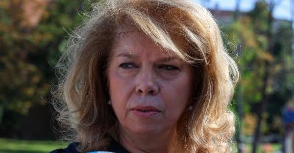 Йотова: Мълчат за какво теглят заеми, мълчат и за оръжията от САЩ за Украйна