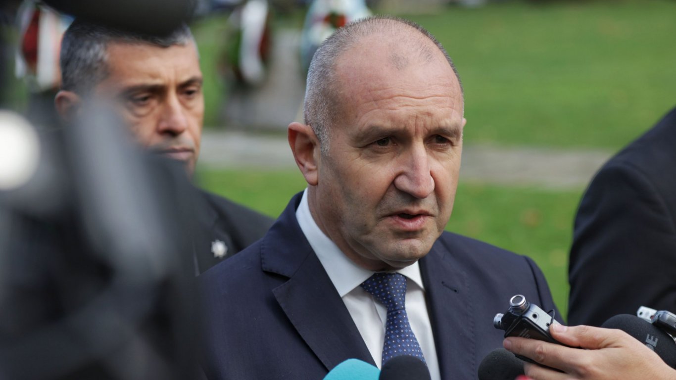 Радев за плана на Тръмп: Преговорите са единствената възможност да млъкнат оръжията. Коалиция „Магнитски“ бърка в джоба на българите и налива пари в Украйна