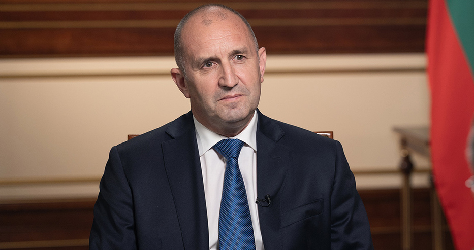 Радев с извънредно обръщение към народа: Властта е бламирана, оставката е неотложна, изходът са предсрочни избори