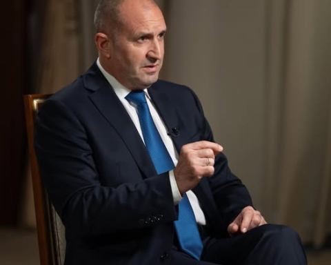 Радев пред “Берлинер цайтунг”: Трябва да говорим с Русия!