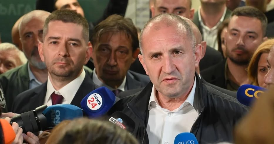 Ройтерс: Изборите в България печели евроскептик и бивш военен пилот, който е против военната помощ за Украйна